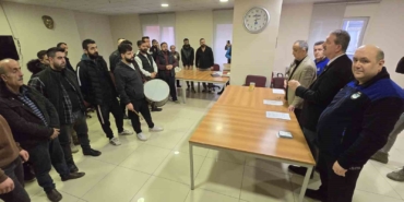 karabukte-ramazan-gelenegi-suruyor-55-davulcu-vatandaslari-sahura-kaldiracak-HcBv6XtH.jpg