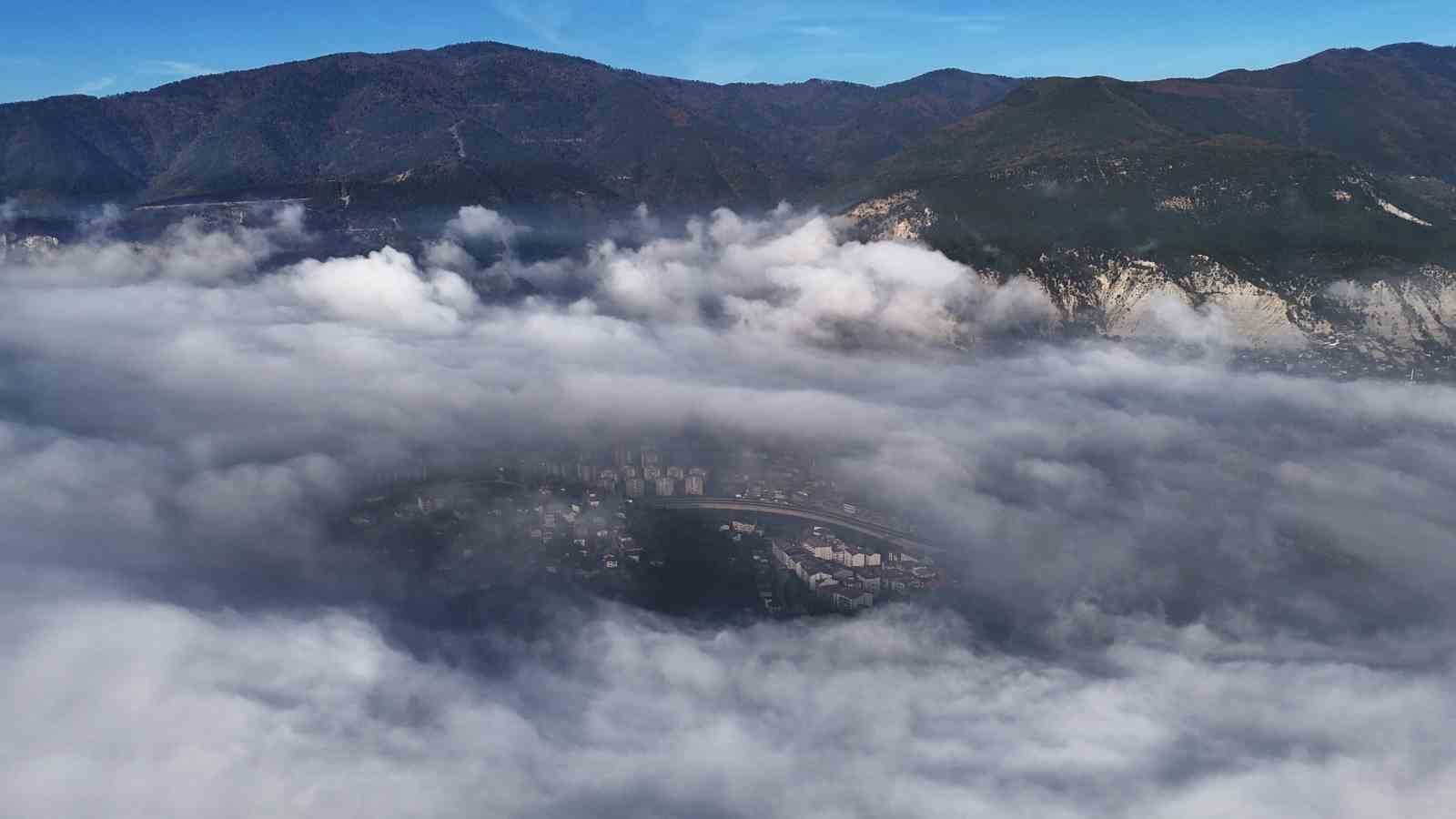 karabukte sehir merkezini kaplayan sis dronla goruntulendi 2 X8cLjZ6C