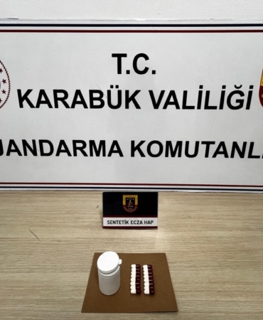 karabukte-sentetik-ecza-operasyonu-2-gozalti-zXlsiQzY.jpg