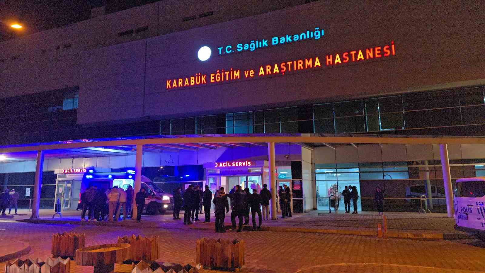 karabukte sicak saatler kapisina gelen kizinin erkek arkadasini av tufegi ile ayagindan vurarak yaraladi zZeizAZa