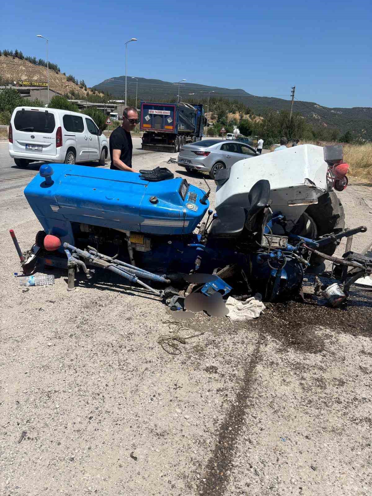 Karabük’te tır ile traktör çarpıştı: 1 ağır yaralı 4 karabukte tir ile traktor carpisti 1 agir yarali 0 1ZTGNvv6