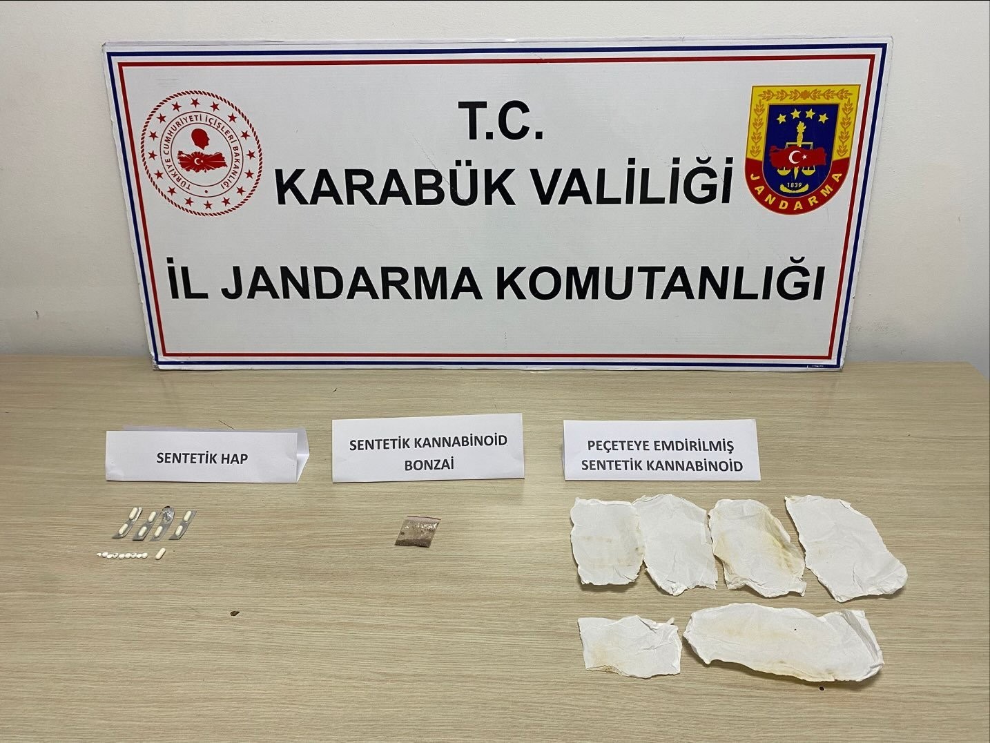 karabukte uyusturucu operasyonu 2 gozalti 0 NBKGkcqH