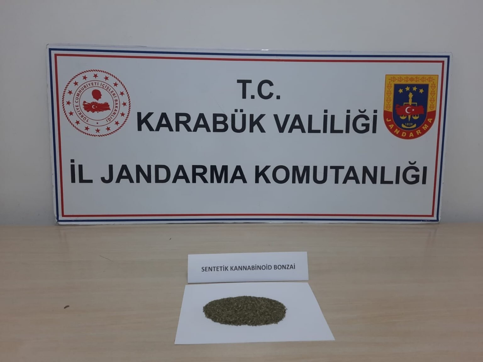 karabukte uyusturucu operasyonu 2 gozalti 1 ftyN3n7S