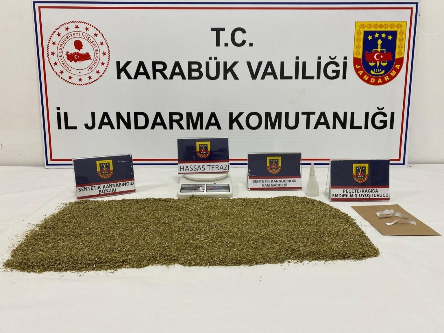 karabukte uyusturucu operasyonu 5 gozalti 0 zyfpYgpk