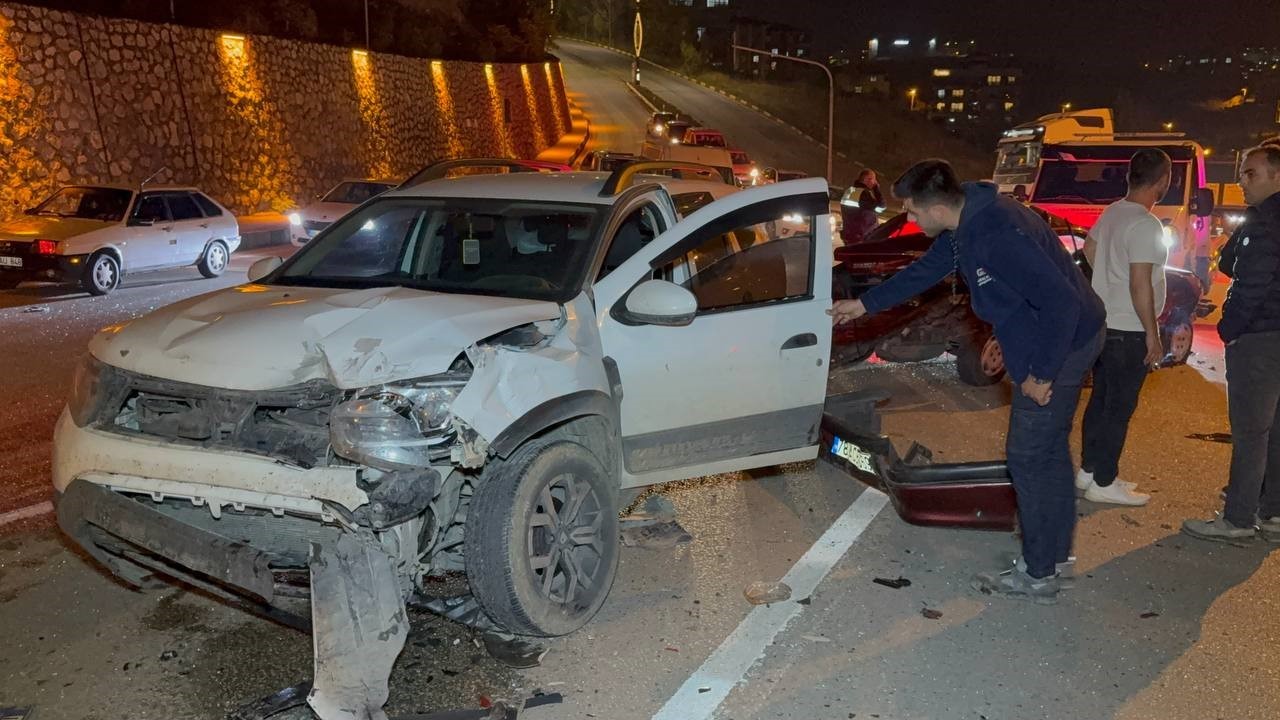 karabukte zincirleme kaza 3 yarali 2 h5MCA9p6