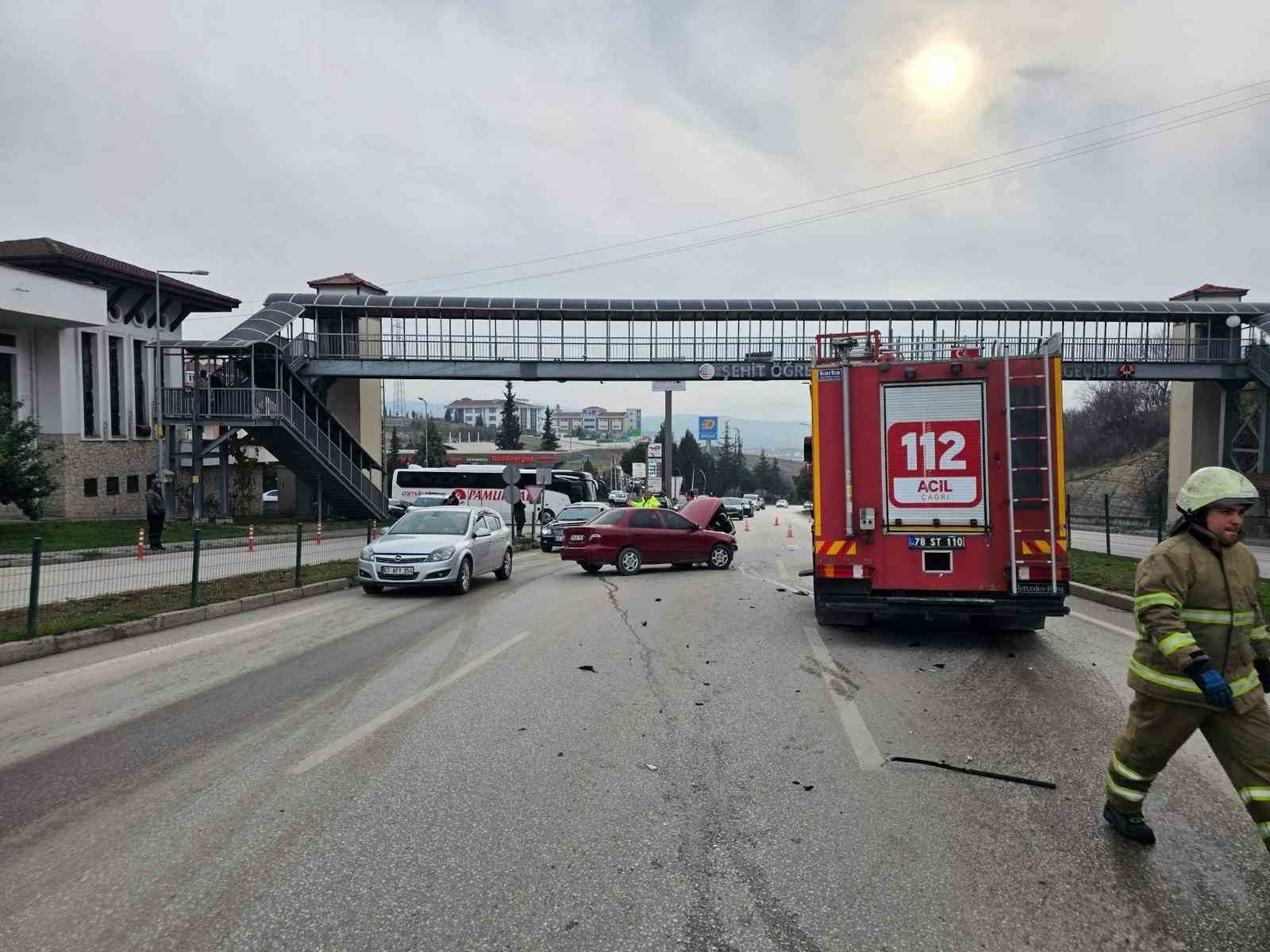 karabukteki kazalarda 2 kisi yaralandi 2 SPZFUXCV