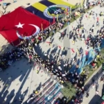 karaburun-sahili-sari-lacivert-renklere-burundu-FJVKREYj.jpg