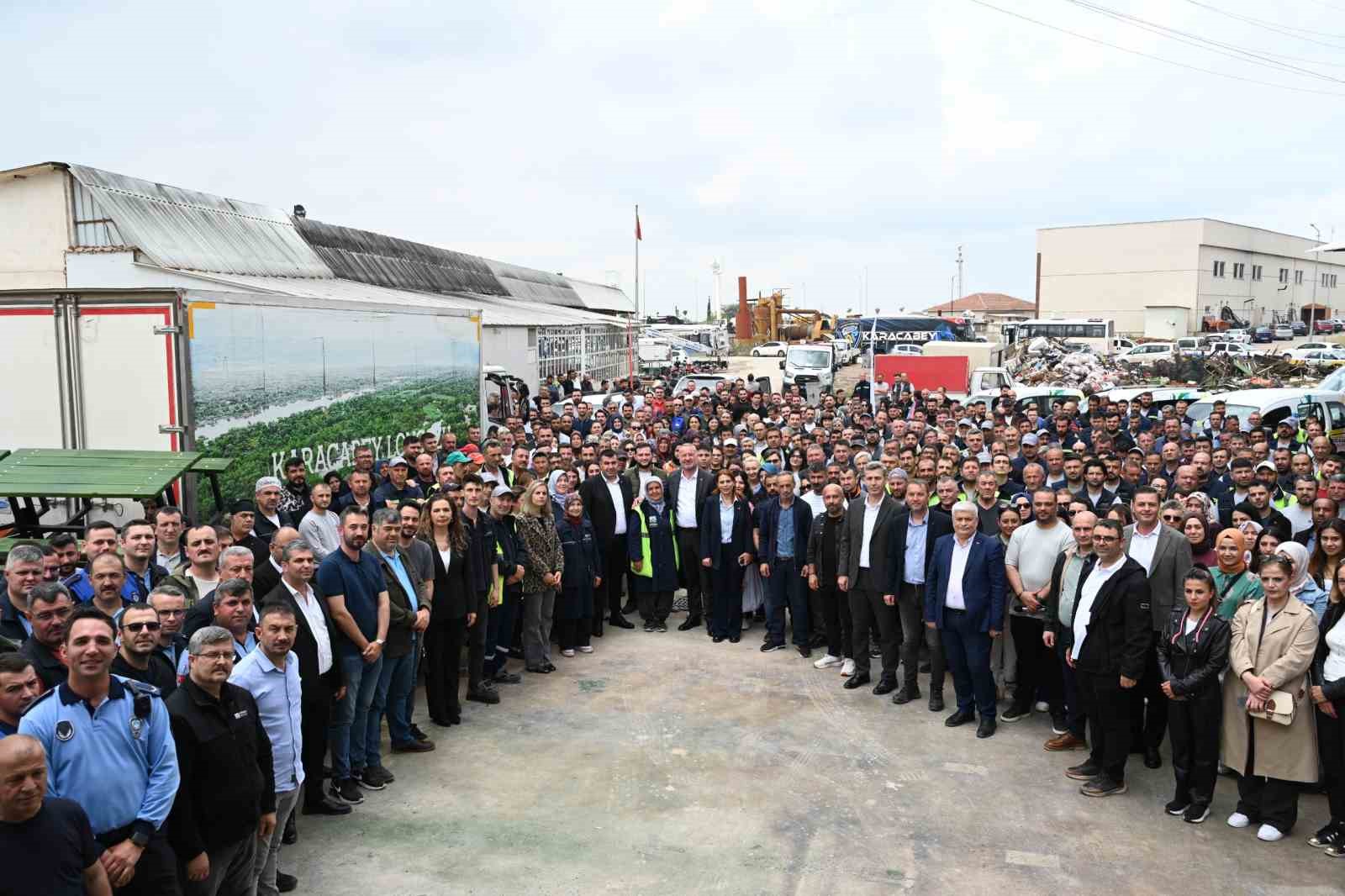 karacabey belediyesi personeli bayramlasti 0 KO9UDI2Y