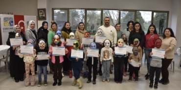 karacabey-belediyesinden-anne-cocuk-maske-boyama-atolyesi-V4Z9sLHD.jpg