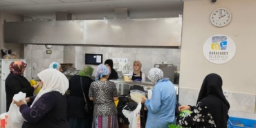 karacabey-belediyesinden-binlerce-vatandasa-destek-RH225GEK.jpg