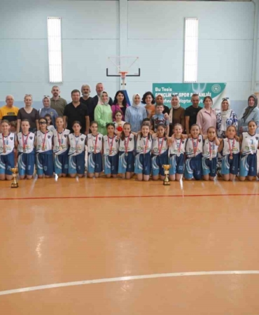 karacabey-belediyesporda-kupa-sevinci-pTV8KdK2.jpg