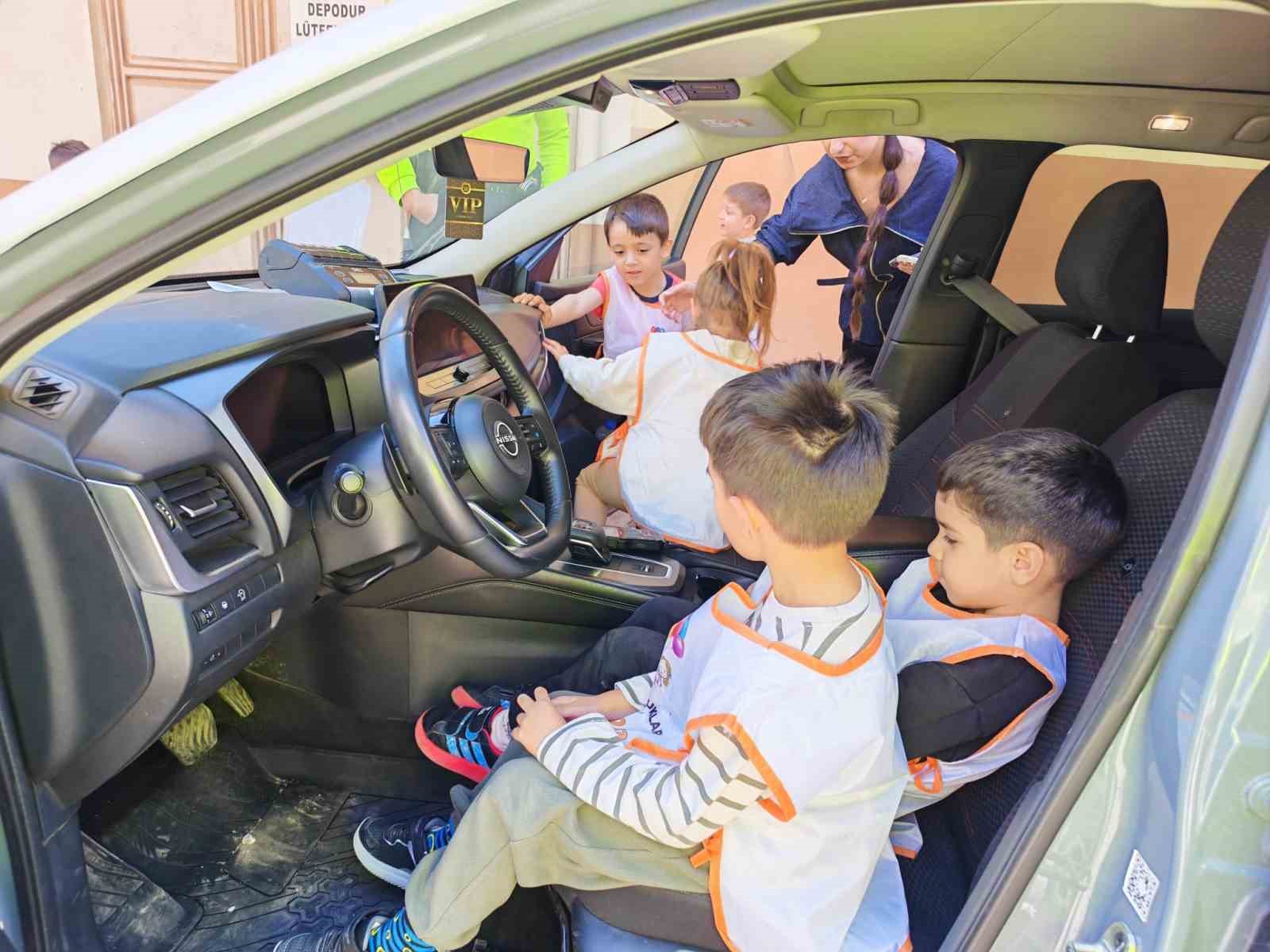 karacabeyde anaokulundan suruculere kadar trafik egitimi 0 JH5WBZzO