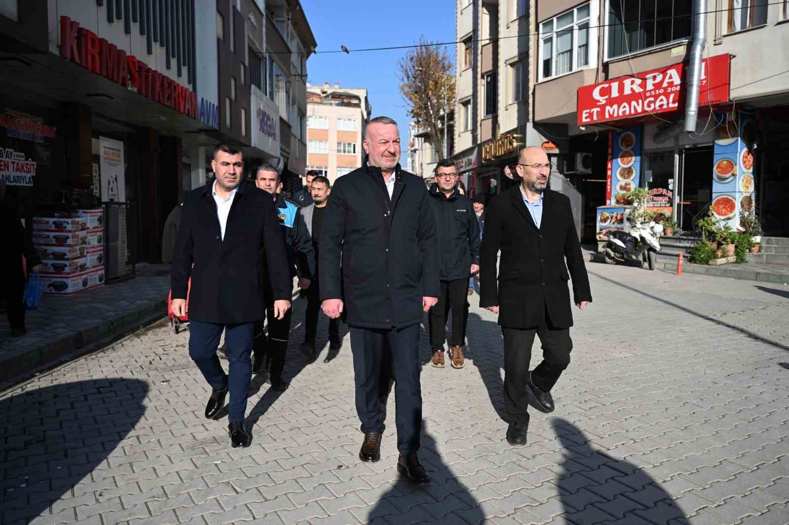 karacabeyde belediyecilik sahada yapiliyor 1 Dj3fHKDM