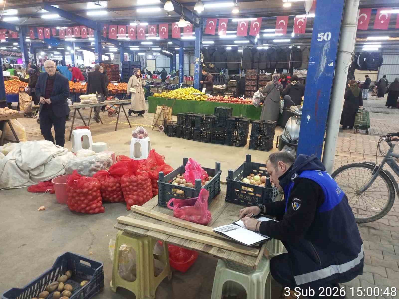 karacabeyde hal mudurlugu 2025te tarim ticaretine yon verdi 0 CKUhuC3d