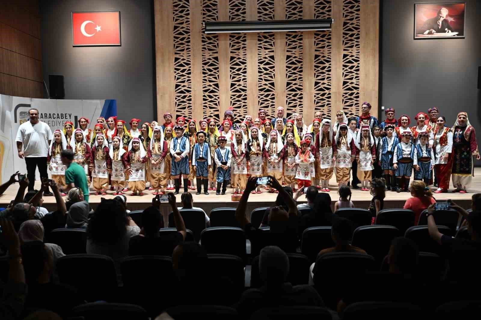 karacabeyde halk oyunlari gecesi buyuk begeni topladi 0 1PWsC2cp