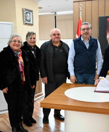 karacabeyde-kultur-ve-sanat-icin-imzalar-yeniden-atildi-Zl8NbBOV.jpg
