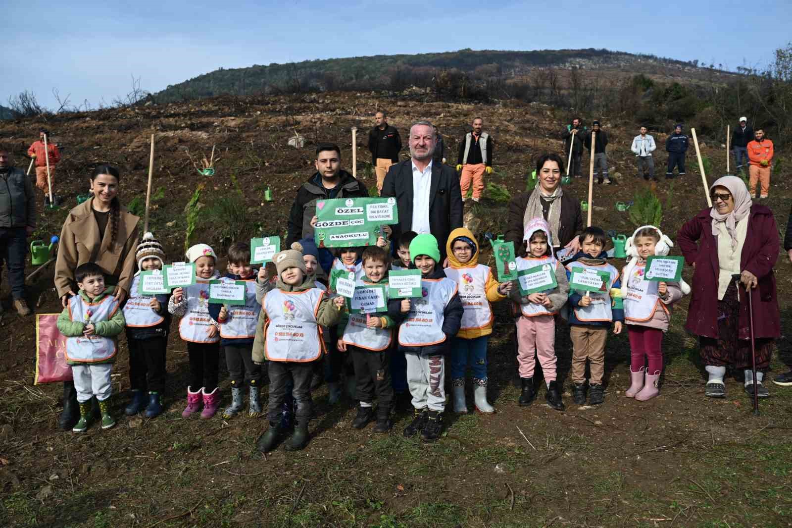 karacabeyde yangin sonrasi ilk fidanlar toprakla bulustu 3 a9QyuTEG