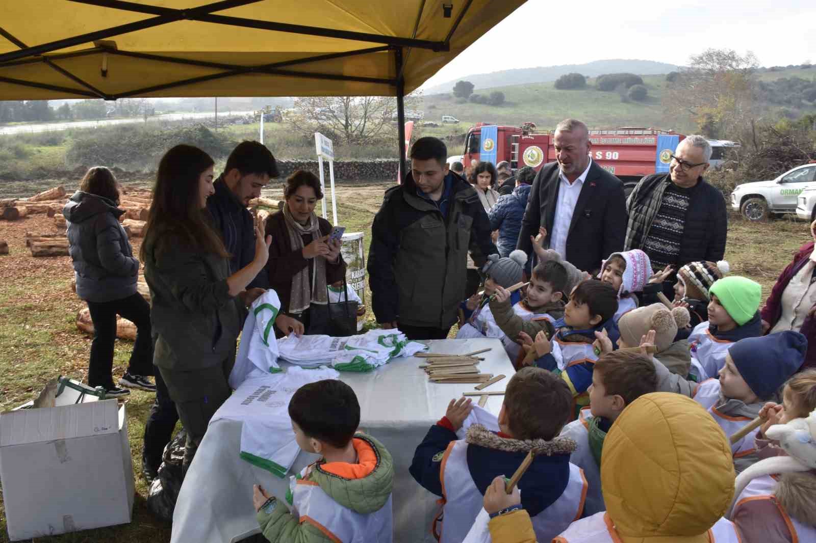 karacabeyde yangin sonrasi ilk fidanlar toprakla bulustu 5 7RNwy1yX