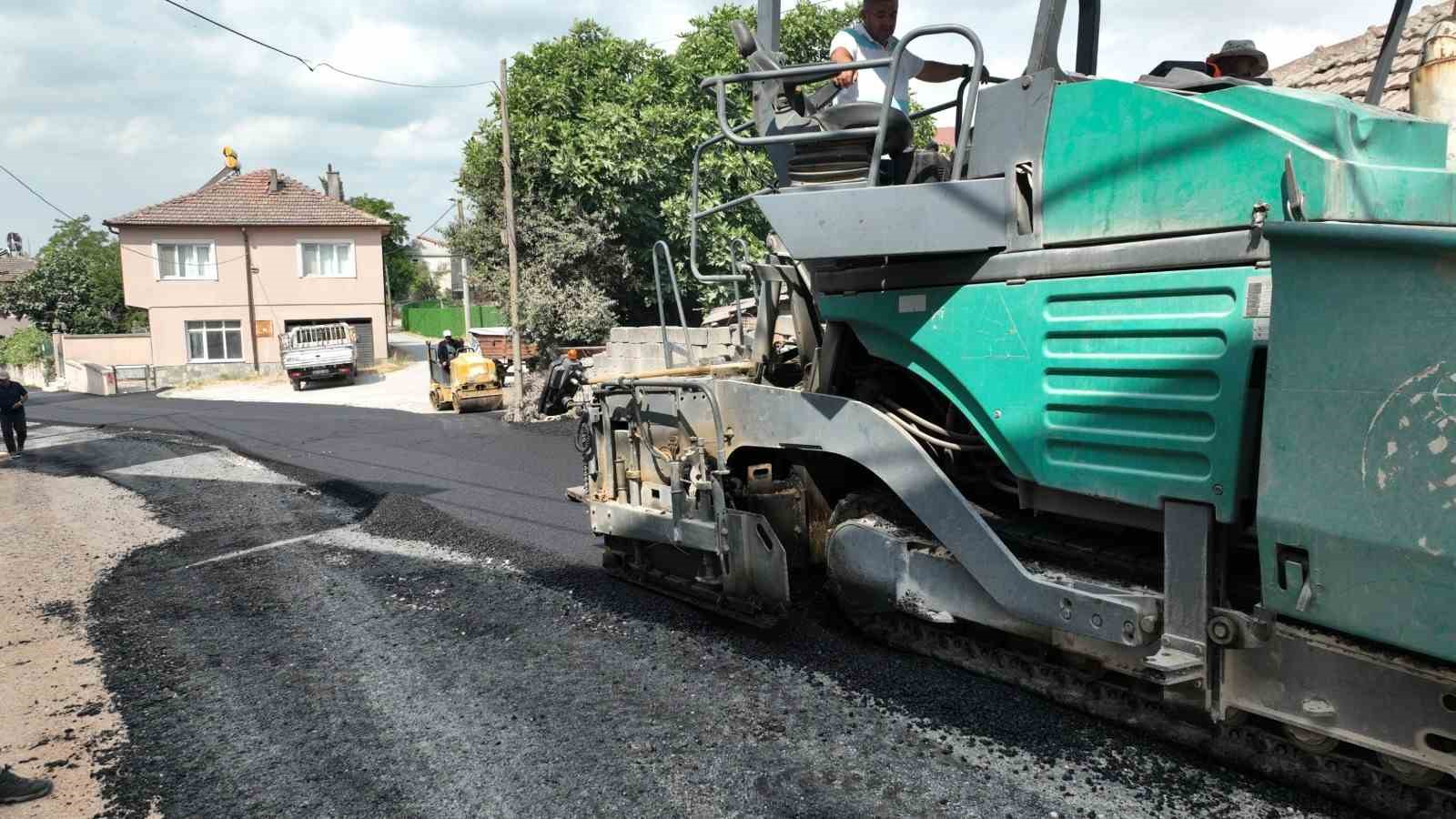karacabeyin yenikaraagac mahallesinde yollar yenileniyor 0 4fsd7UF2