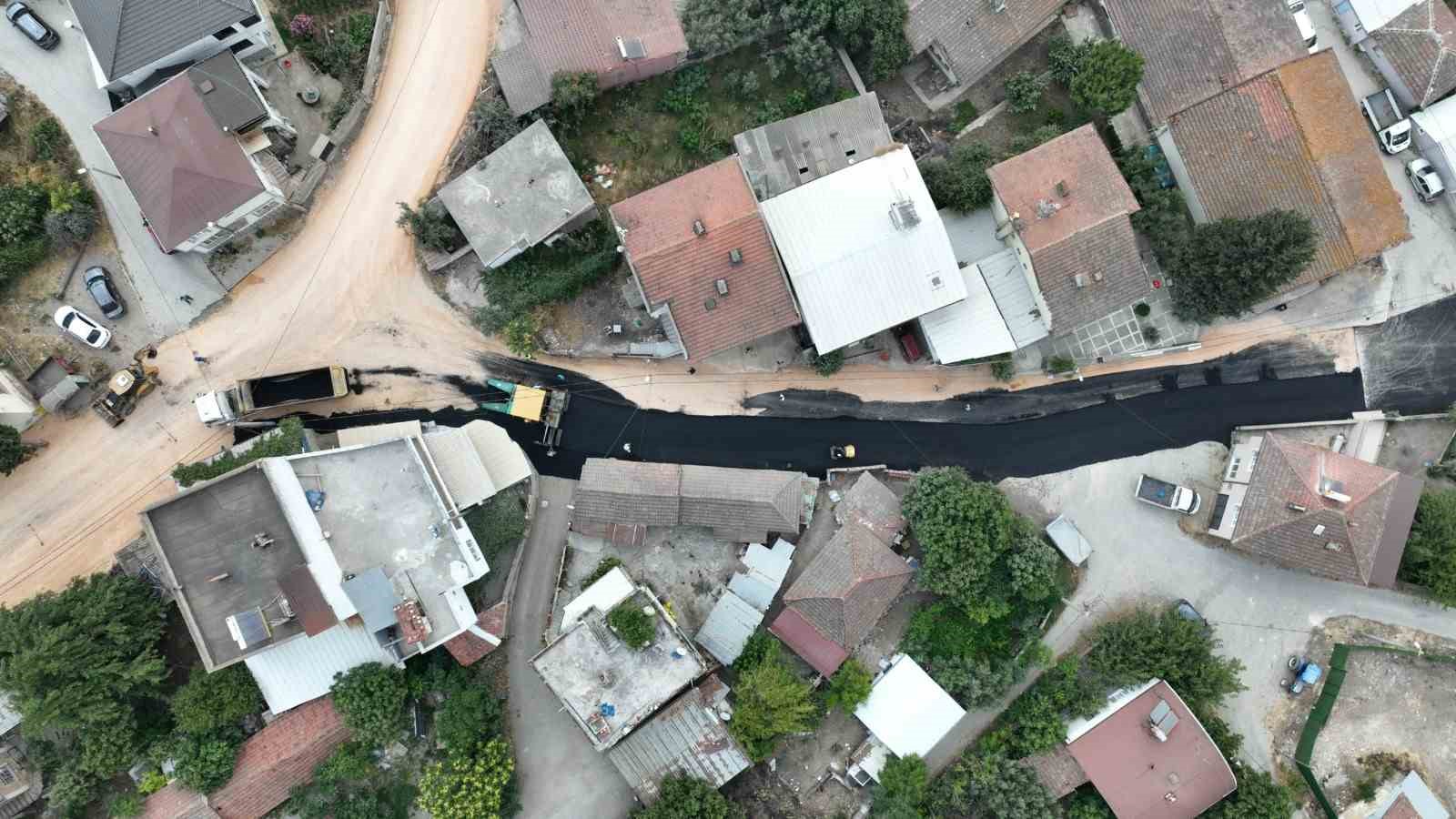 karacabeyin yenikaraagac mahallesinde yollar yenileniyor 3 zT3uCyRn