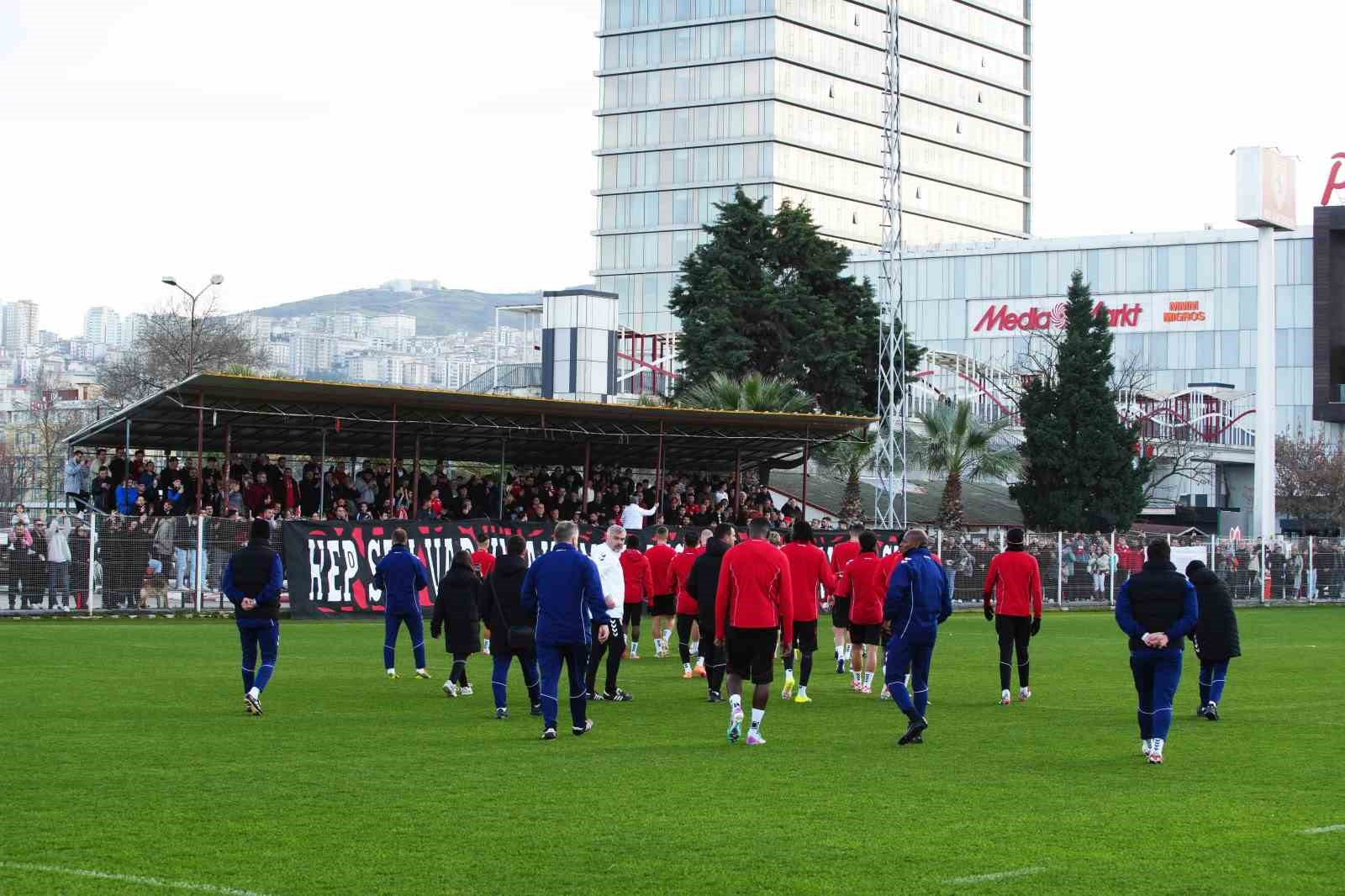 karadeniz derbisi oncesi samsunspora taraftar destegi 5 caHTXDIH