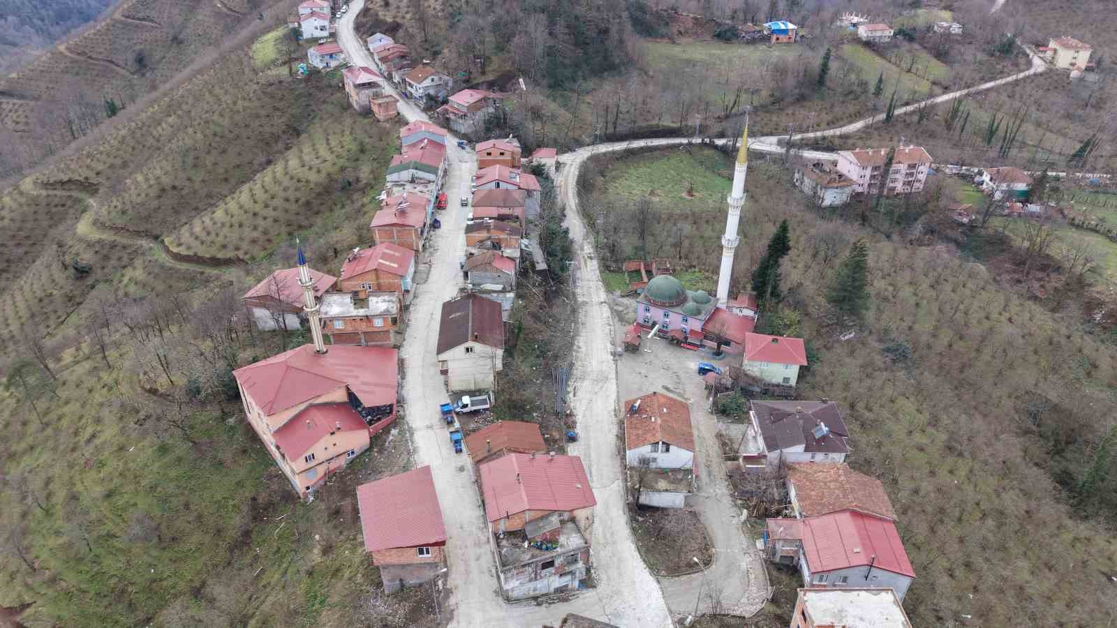 karadeniz fikrasi gibi mahalle komsular bir adimla il degistirip bir dakika farkla iftar aciyor IiFiscWw