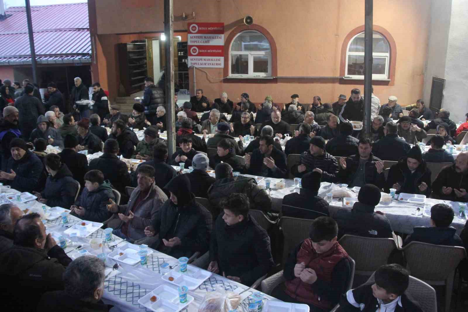 karadeniz fikrasi gibi mahalle komsular bir adimla il degistirip bir dakika farkla iftar aciyor JMyVDUb5