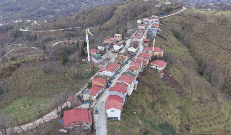 karadeniz-fikrasi-gibi-mahalle-komsular-bir-adimla-il-degistirip-bir-dakika-farkla-iftar-aciyor-Wt9DJXY8.jpg