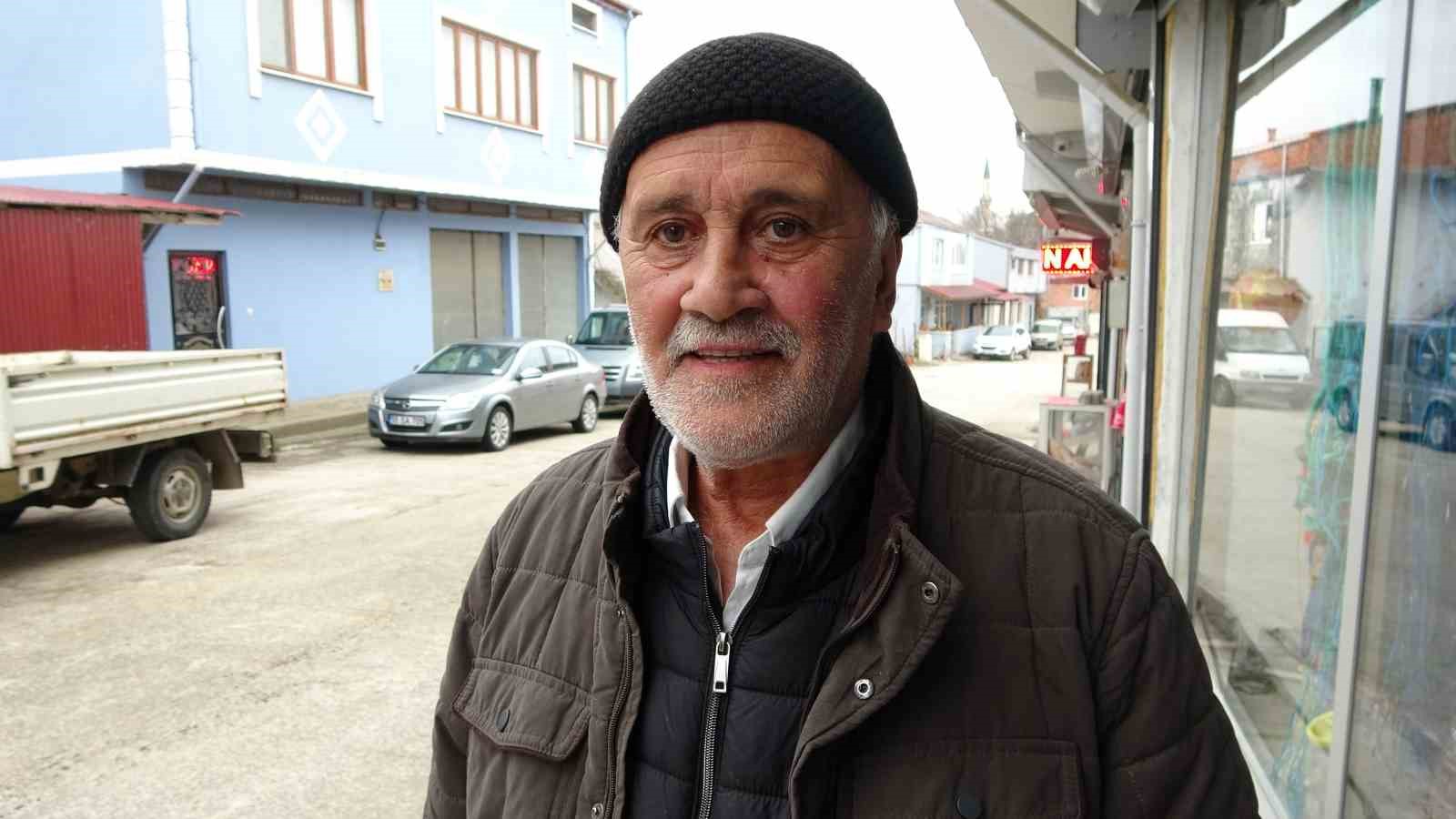 karadeniz fikrasi gibi mahalle komsular bir adimla il degistirip bir dakika farkla iftar aciyor gp8jSd3q