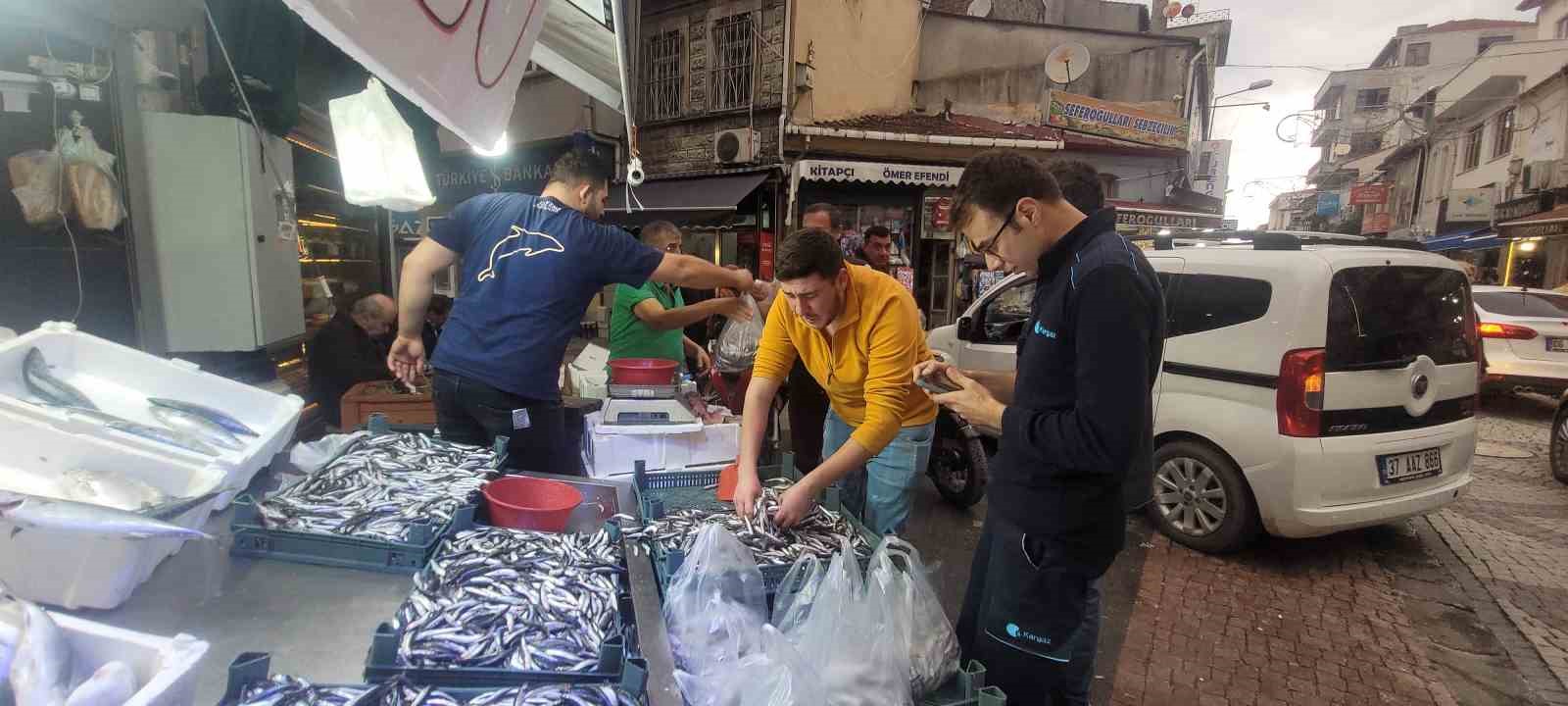 Karadeniz hamsisi tezgahları doldurdu: Kilosu 50 lira 5 karadeniz hamsisi tezgahlari doldurdu kilosu 50 lira 1 JdhpS3IG
