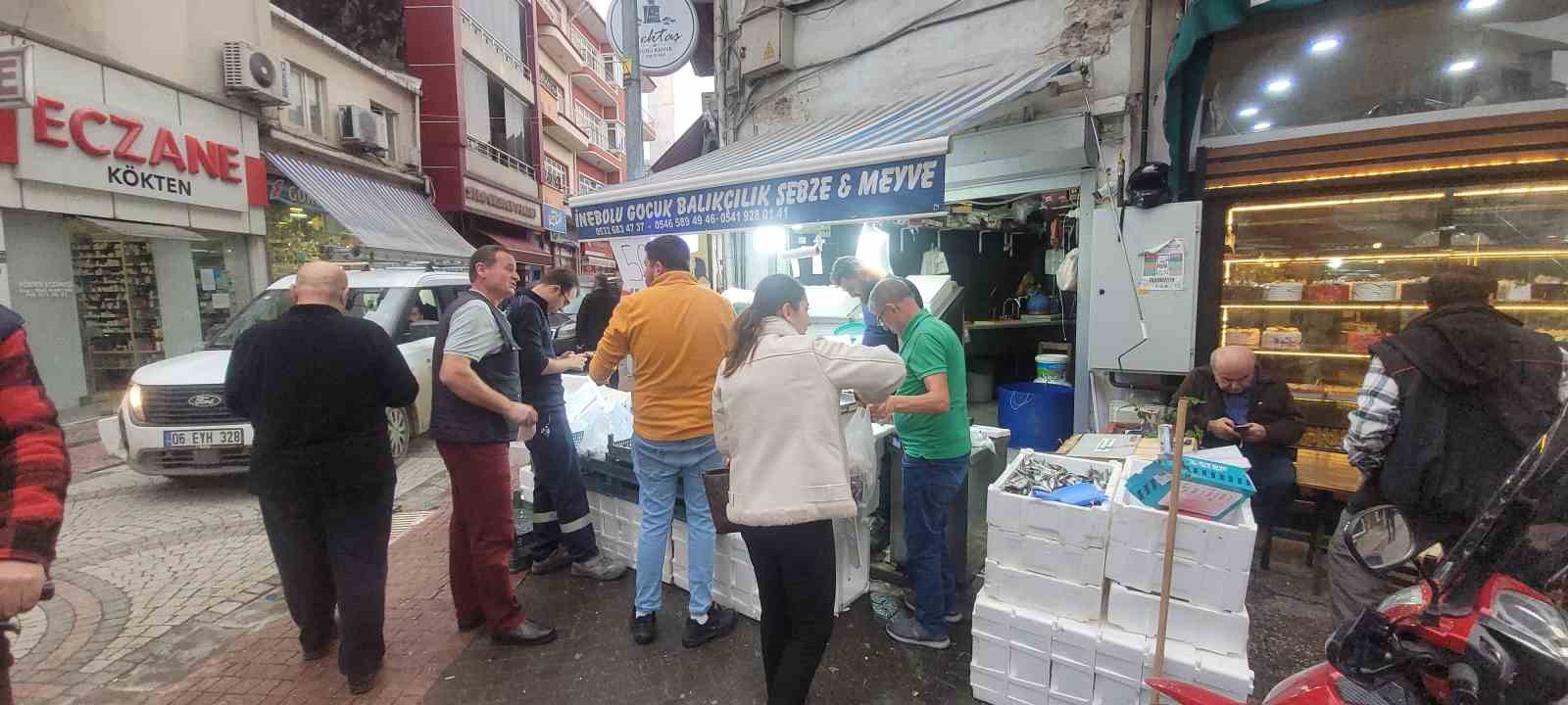 Karadeniz hamsisi tezgahları doldurdu: Kilosu 50 lira 6 karadeniz hamsisi tezgahlari doldurdu kilosu 50 lira 2 S2Z3LK3r