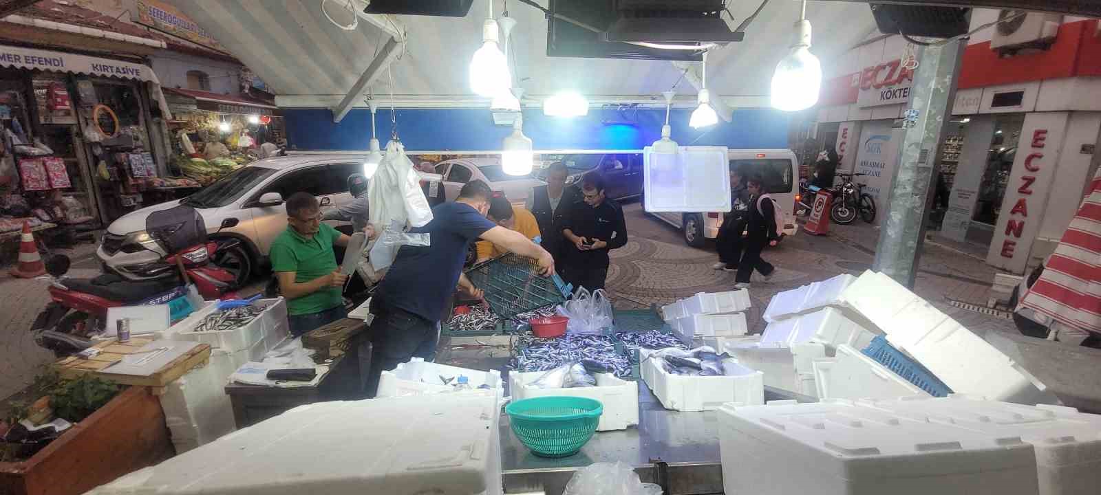 Karadeniz hamsisi tezgahları doldurdu: Kilosu 50 lira 7 karadeniz hamsisi tezgahlari doldurdu kilosu 50 lira 3