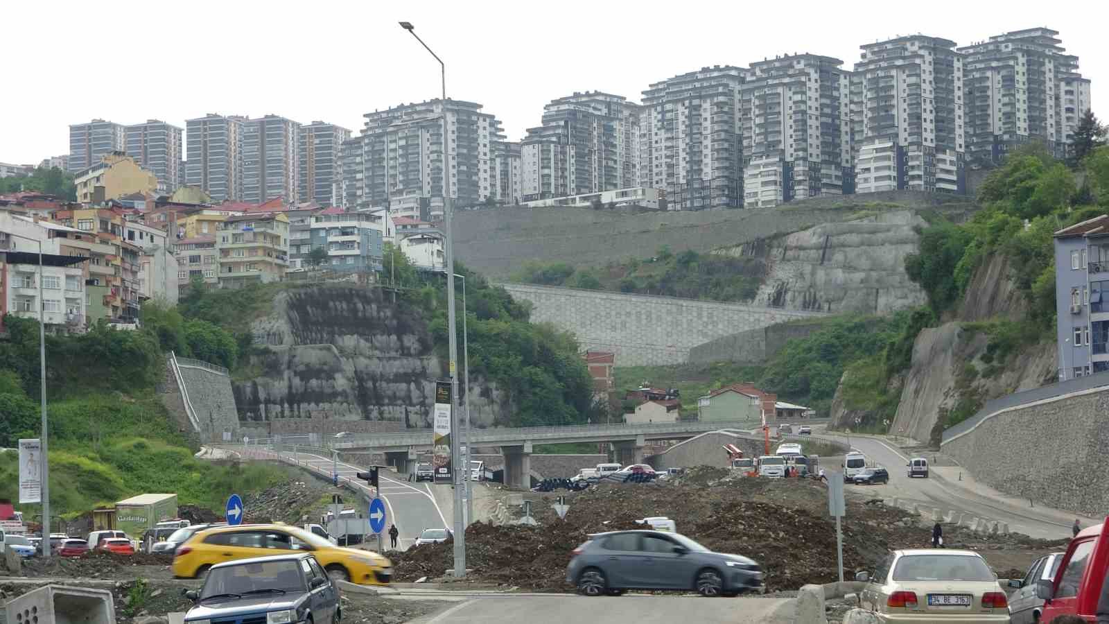 Karadeniz Sahil Yolu viyadüklerle Değirmendere Tüneli’ne bağlanıyor 12 karadeniz sahil yolu viyaduklerle degirmendere tuneline baglaniyor 8