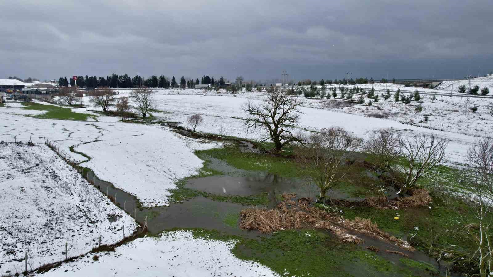 karadeniz yaylalari degil istanbul arnavutkoyde kartpostallik kis manzarasi 2 XEMH2R6e