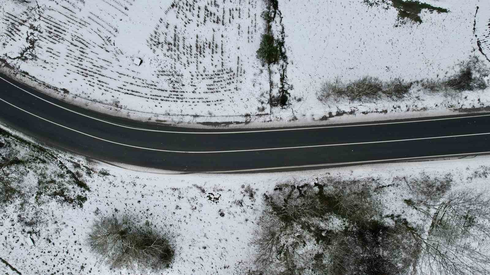 karadeniz yaylalari degil istanbul arnavutkoyde kartpostallik kis manzarasi 3 awIW4f9X