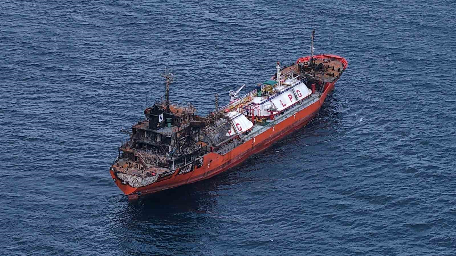 Karadeniz’de dron saldırılarında hasar alan bir gemi daha Trabzon’a geldi 6 karadenizde dron saldirilarinda hasar alan bir gemi daha trabzona geldi 2 c7JKGSms