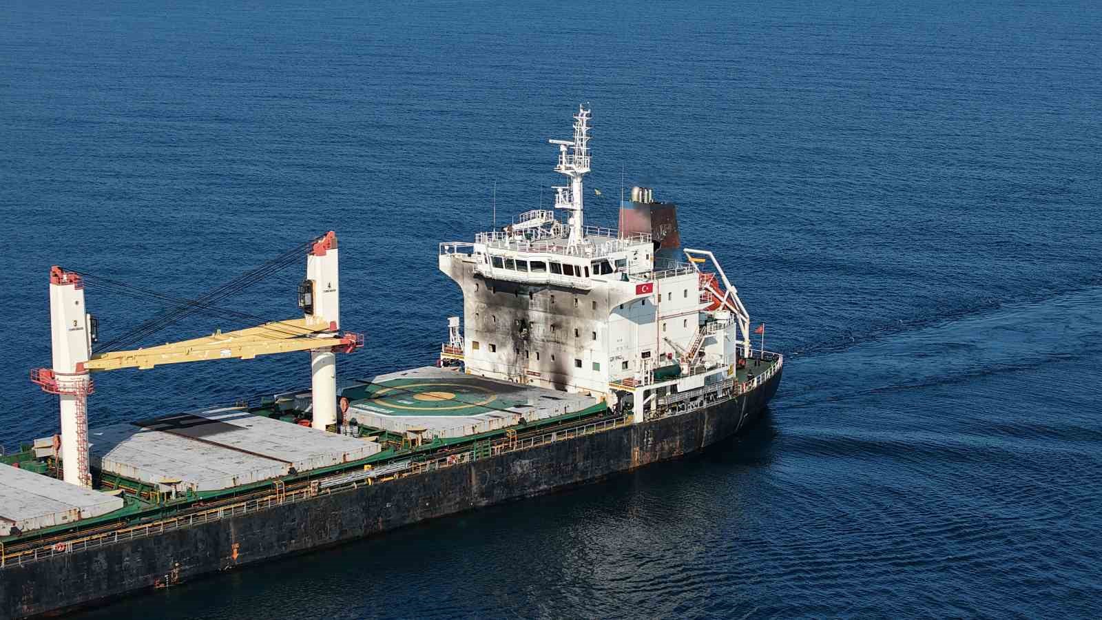karadenizde dron saldirisina ugrayan gemi trabzon limanina geldi 5 k4ghGdT1