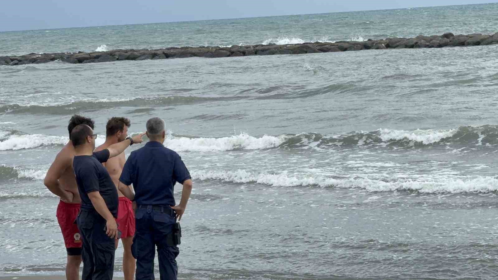 Karadeniz’de facia: Valiliğin uyarısına rağmen denize girdiler, 1 kişi öldü, 2 kişi hastanelik oldu 7 karadenizde facia valiligin uyarisina ragmen denize girdiler 1 kisi oldu 2 kisi hastanelik oldu mZBCaUll