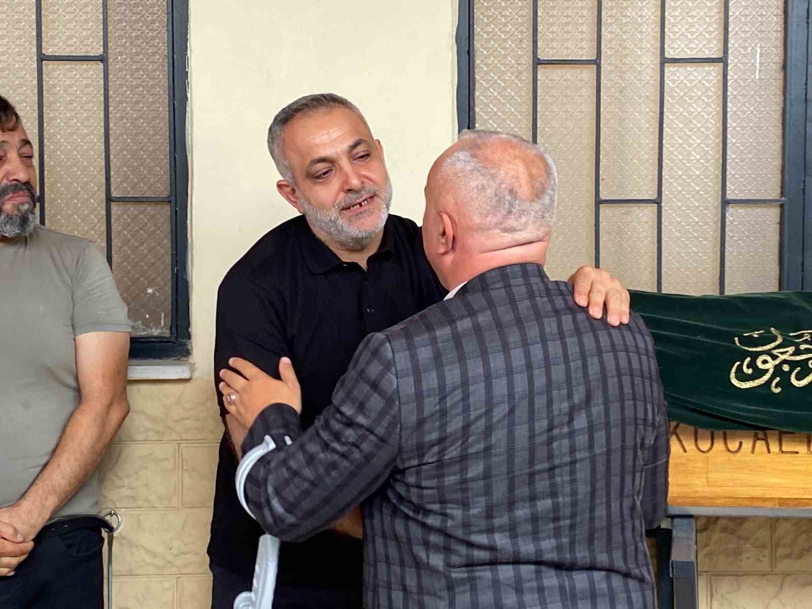 Karadeniz’deki gemi saldırısında hayatını kaybeden görevli Kocaeli’de defnedildi 4 karadenizdeki gemi saldirisinda hayatini kaybeden gorevli kocaelide defnedildi 0 2WIlX7Qr