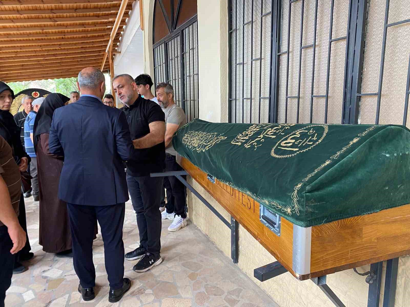 Karadeniz’deki gemi saldırısında hayatını kaybeden görevli Kocaeli’de defnedildi 5 karadenizdeki gemi saldirisinda hayatini kaybeden gorevli kocaelide defnedildi 1 ihO2j5PA