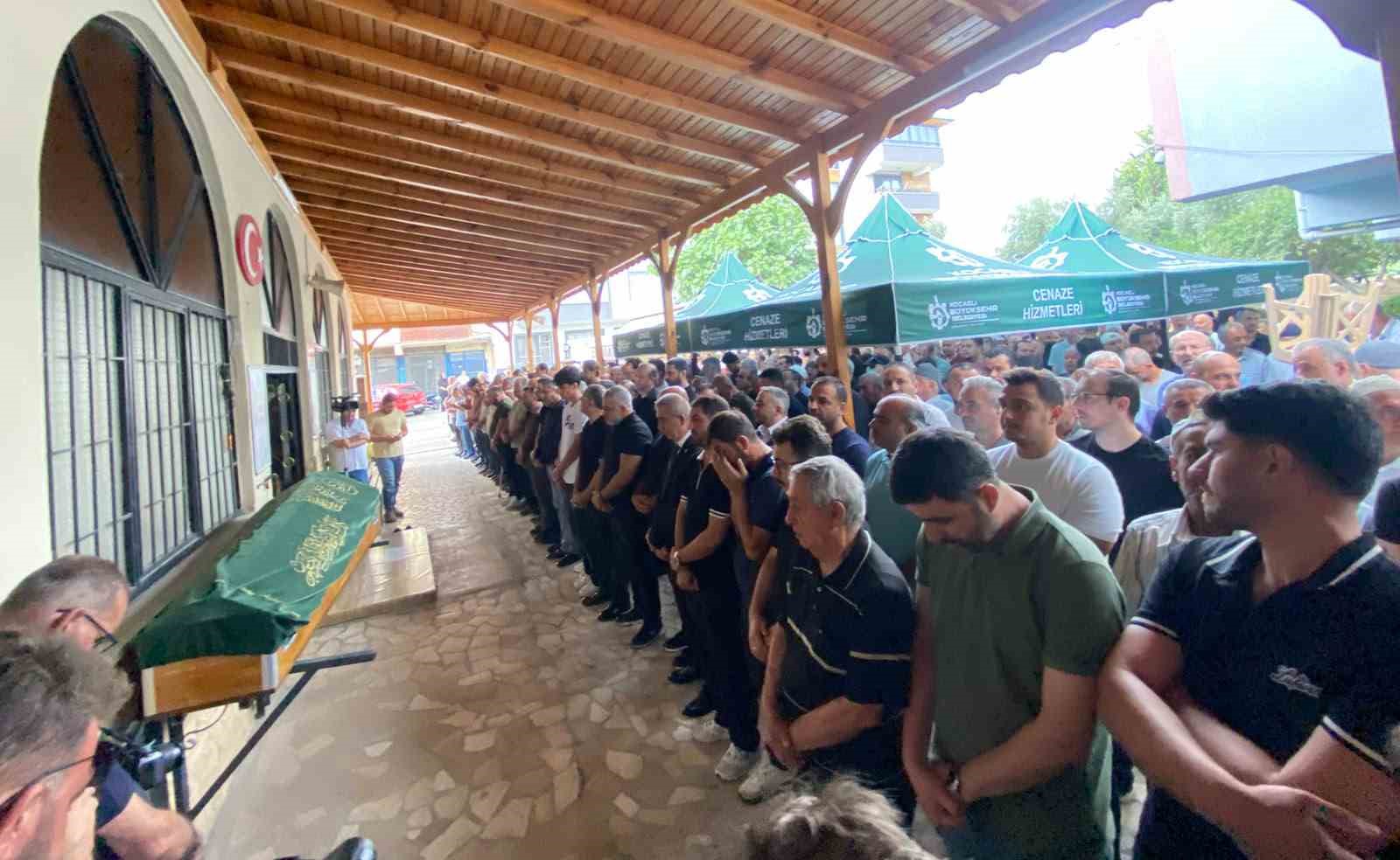 Karadeniz’deki gemi saldırısında hayatını kaybeden görevli Kocaeli’de defnedildi 7 karadenizdeki gemi saldirisinda hayatini kaybeden gorevli kocaelide defnedildi 3 mQZR3Wdd