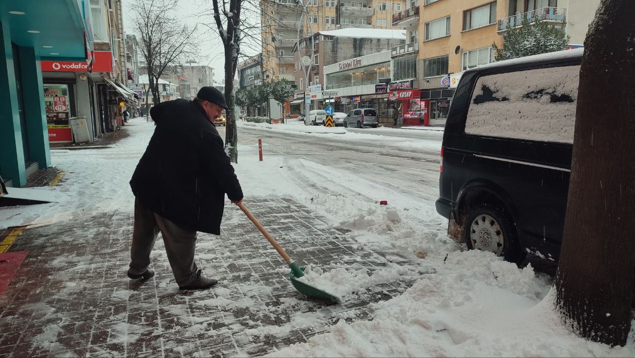 karadenizin hircin dalgalari karla bulustu ortaya essiz fotograflar cikti 7 QC2gmhXR