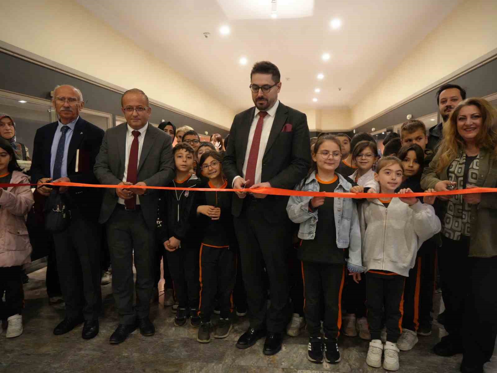 karadenizin sakladigi hazine gun yuzune cikti 16 yuzyila ait sikkeler muzede sergileniyor 2 bmFIfJ8f