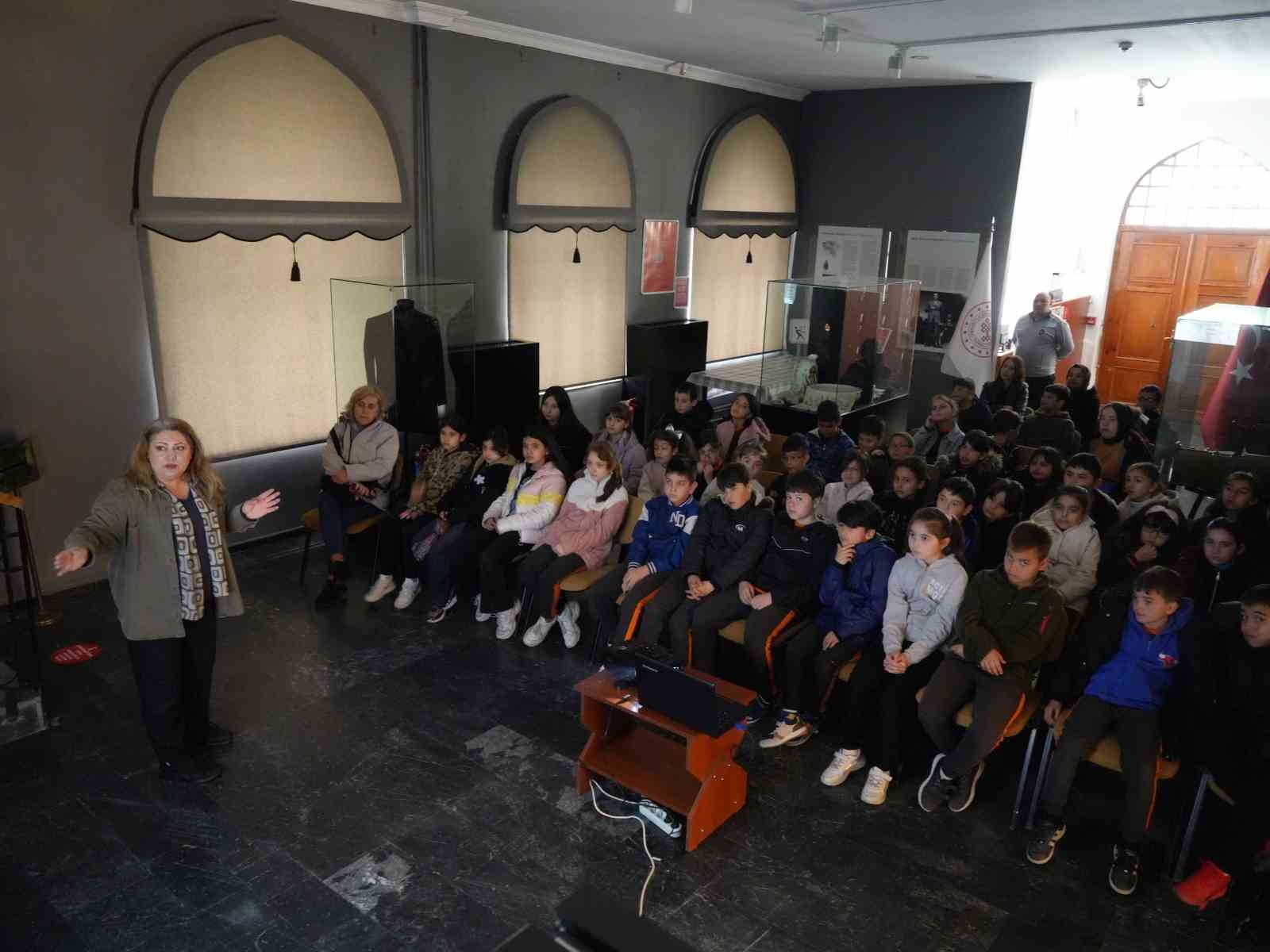karadenizin sakladigi hazine gun yuzune cikti 16 yuzyila ait sikkeler muzede sergileniyor 5 UtV7BmHs