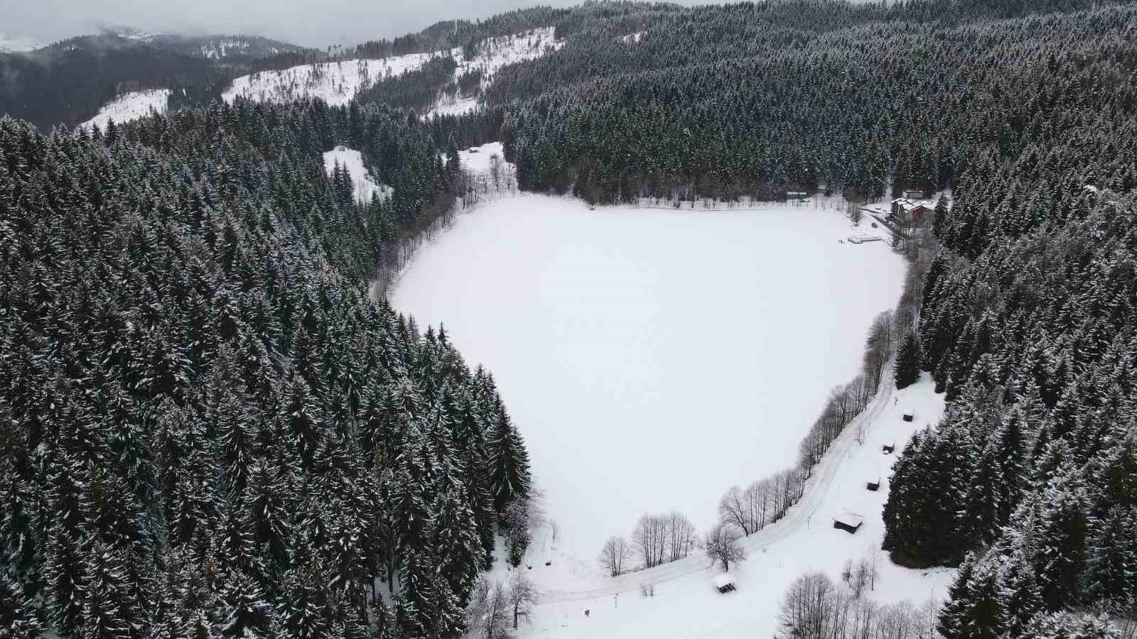 karagol buz tuttu beyaz ortu altindaki manzara hayran birakti 0 L81zWSwN