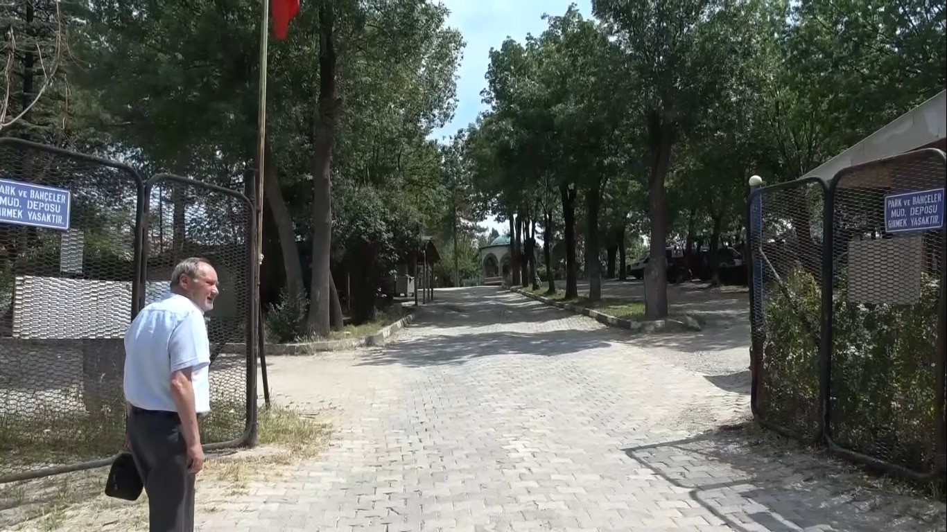 Karagöz Ahmed Paşa’nın Kütahya’daki kabri ve tarihi alan için "ziyarete açılmalı" çağrısı 4 karagoz ahmed pasanin kutahyadaki kabri ve tarihi alan icin ziyarete acilmali cagrisi 0 qFlIkYnZ