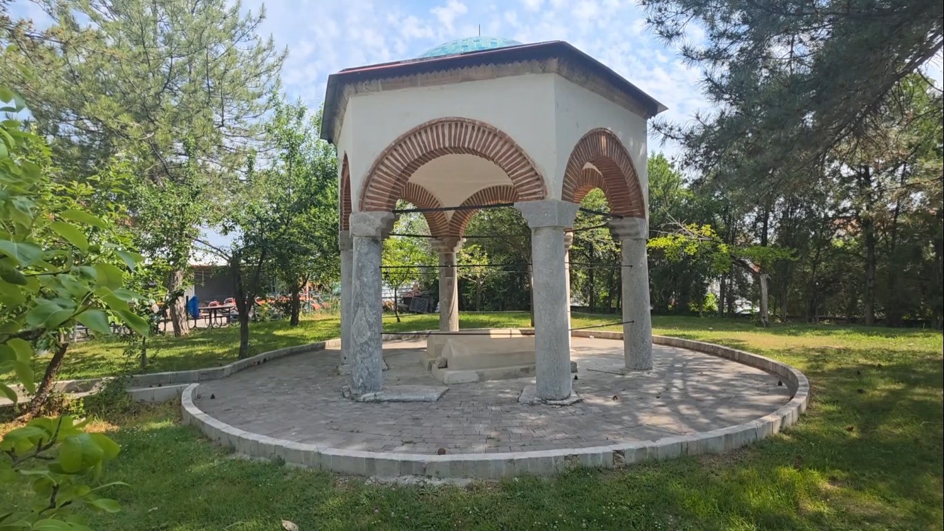 Karagöz Ahmed Paşa’nın Kütahya’daki kabri ve tarihi alan için "ziyarete açılmalı" çağrısı 5 karagoz ahmed pasanin kutahyadaki kabri ve tarihi alan icin ziyarete acilmali cagrisi 1 eFbf2AAY