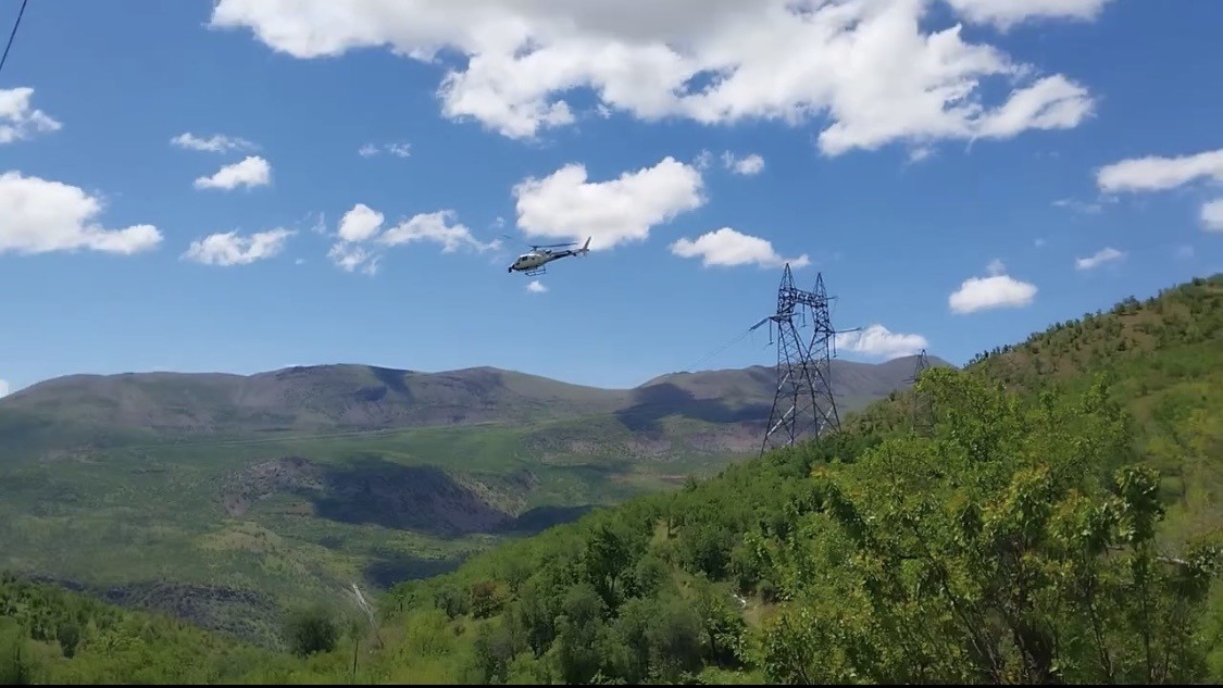 karakaya baraji ana elektrik iletim hattinda helikopter destekli bakim 3 yE9T4kZP