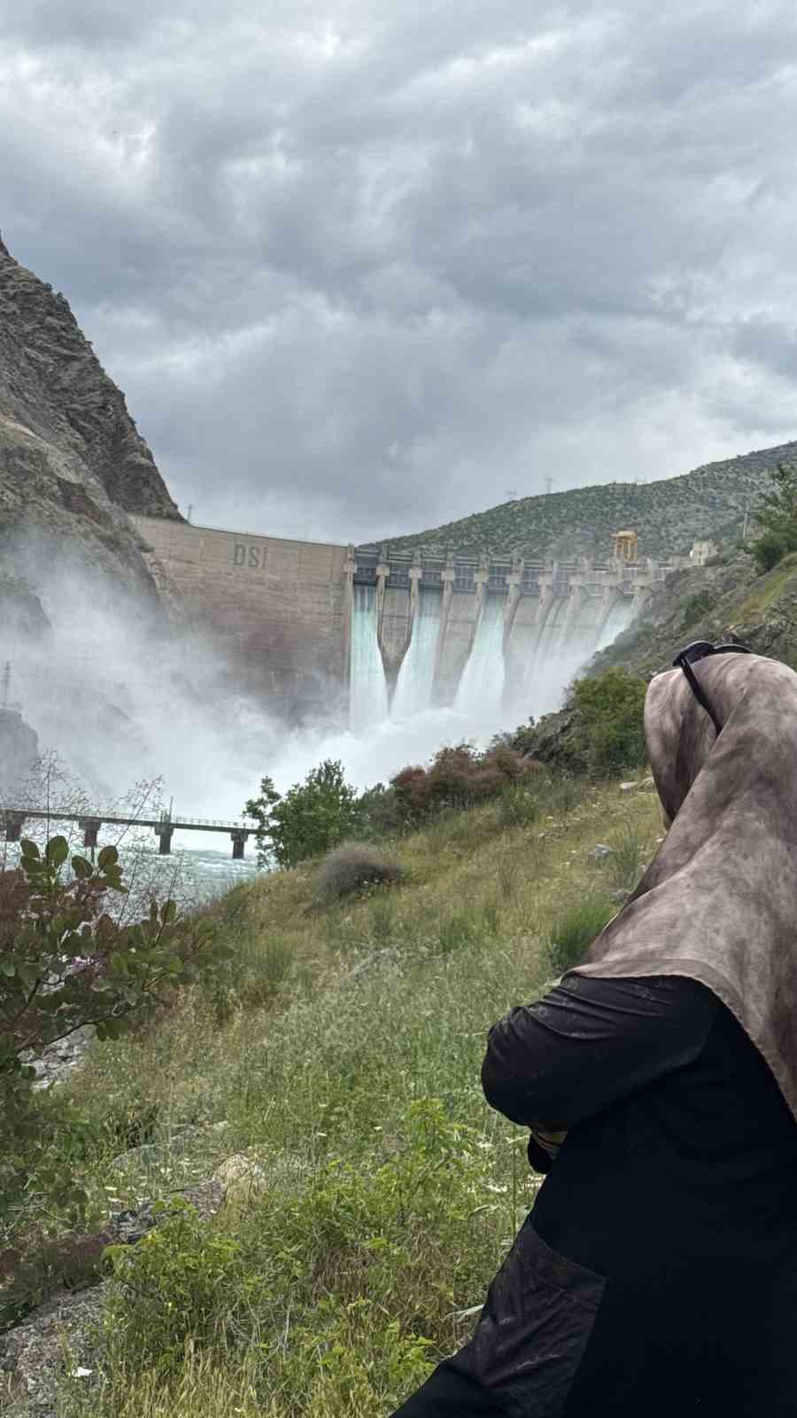 karakaya barajinda su tahliyesi devam ediyor 6 a8KVnjPY