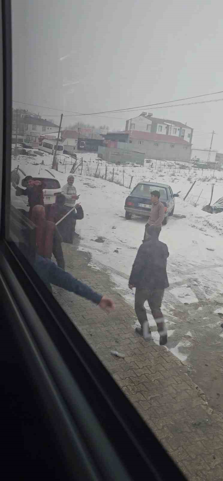 karakocanda mus bursa seferini yapan yolcu otobusune saldiri 2 SySsrd3r
